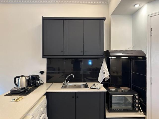 Luxury Archit 14 Street Apartment *
