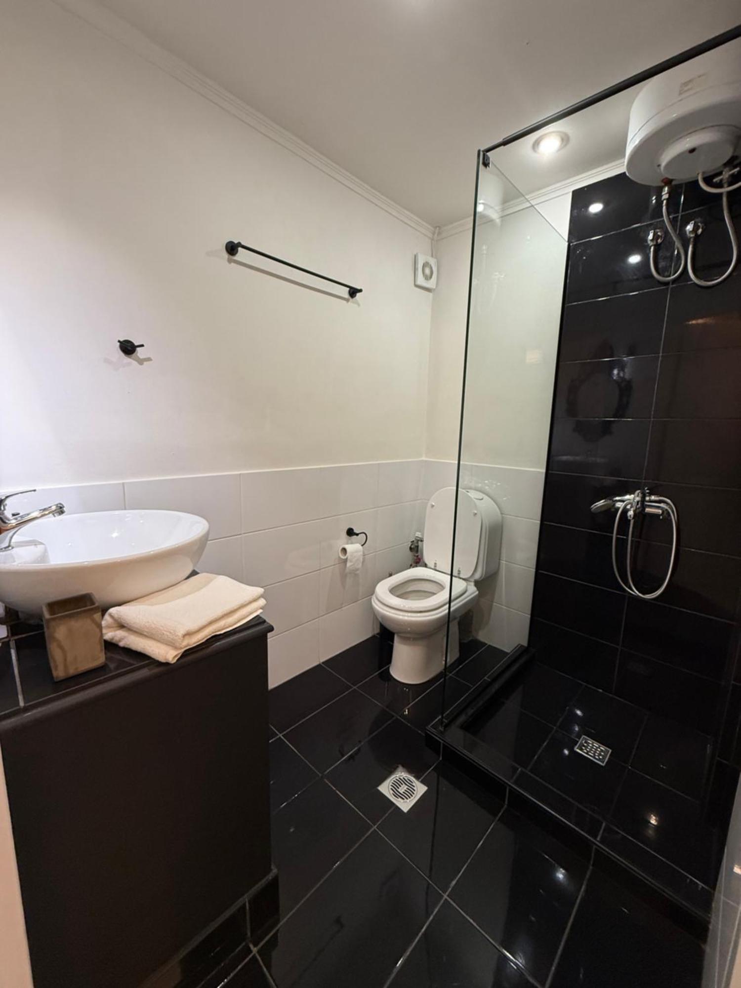 Luxury Archit 14 Street