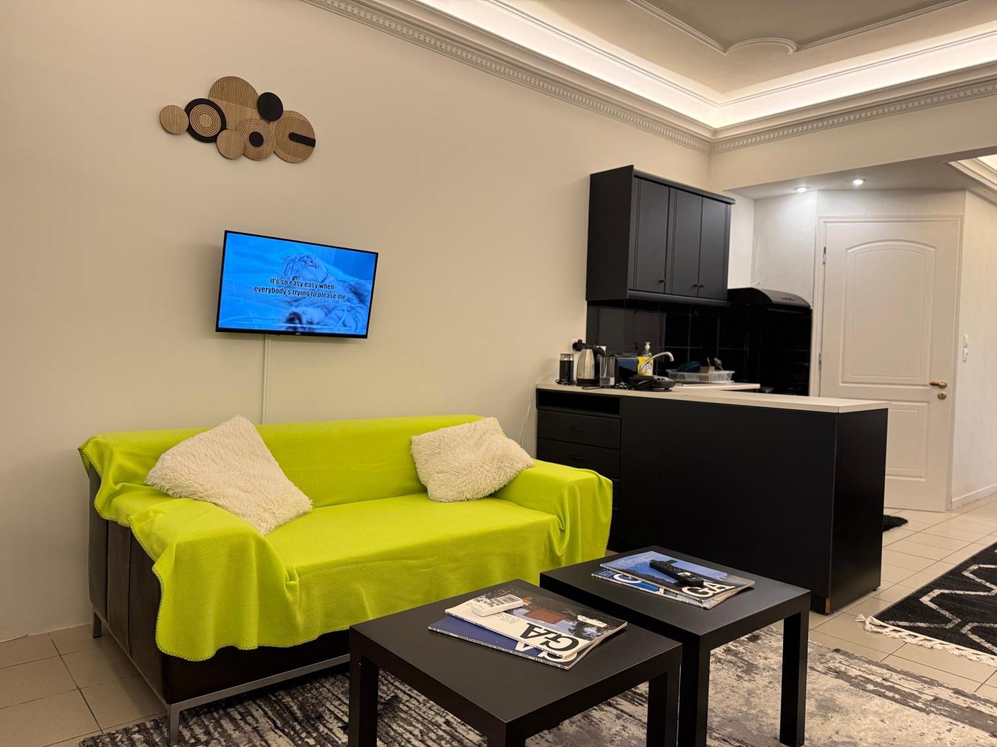 Luxury Archit 14 Street Apartment *